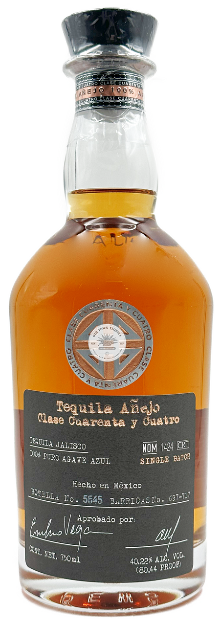 Clase Cuarenta Y Cuatro Anejo Single Batch